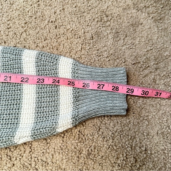 Ribbed V-neck Gray and White Striped Chunky Knit Sweater XXL NWOT - Picture 9 of 9